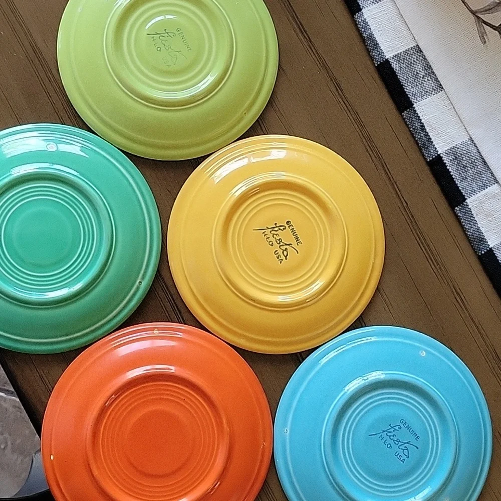 Set of Five colorful plates - Picture 2 of 7
